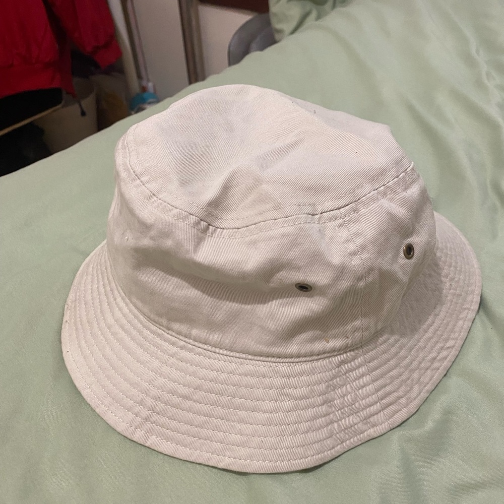 Bucket hat